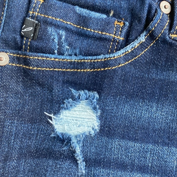 NWT KanCan Distressed Skinny Jeans Size 26/5 - Picture 6 of 12